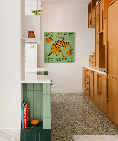 oikonomakis siampakoulis reworks 70s flat into open, art-filled home in central athens